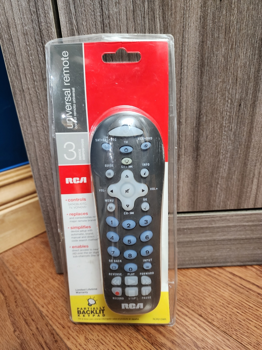 RCA RCR314WR 3-Device Big Button Universal Remote w/Backlit Keypad Brand New
